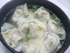 三鲜大馄饨-万寿斋(山阴路店)
