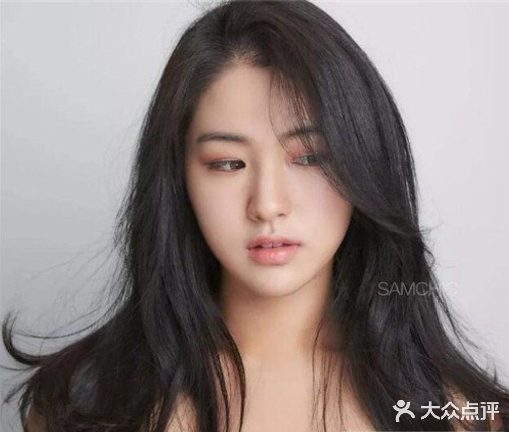 中长发女生发型 修颜减龄让人一眼就爱上