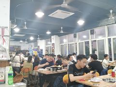 大堂-皖北巫氏三胖地锅鸡(长淮总店)