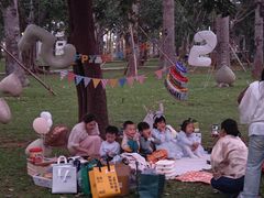 -万绿园