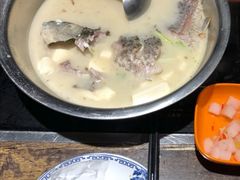 鲫鱼汤炖豆腐-哈啾嗨·蒙文化主题餐厅(京汉新城店)