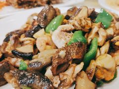 -鑫渔港海鲜本地菜·山海关浑锅(东戴河店)