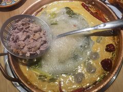 -洱火云南酸菜牛肉火锅(石景山当代商城店)