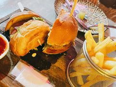 -LENBACH兰巴赫西餐啤酒坊(大连东港店)
