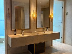 -成都华尔道夫酒店游泳池