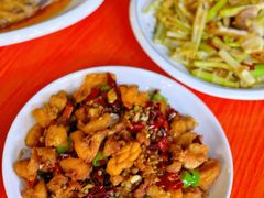 -丹水桥地锅鱼·翘嘴鲌·地方特色全鱼宴(丹江口大坝店)