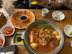 -喇喇排骨火锅·传统韩式脊骨汤(望京西园总店)