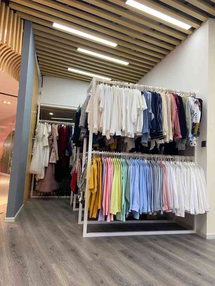 弥生摄馆(万达广场店)-"环境好服务优 整体很棒 化妆师摄影师前.