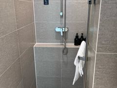 -杭州西湖湖滨银泰亚朵酒店