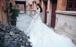 -MANLI BRIDAL婚纱