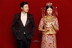 -雪中彩影婚纱摄影·微光艺术中心