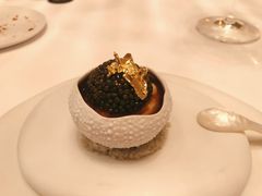 金箔鱼子酱海胆-Amber(置地文华东方酒店)