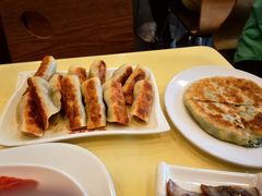 猪肉大葱锅贴-陕味基中式快餐家的味道(波普店)