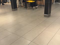 -麦当劳(上海虹桥站30B检票口楼上)