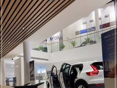-杭州中沃沃尔沃4S店(滨江区店)