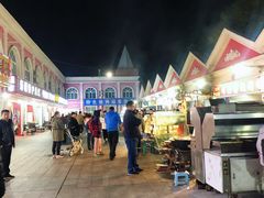 -布尔津河堤夜市