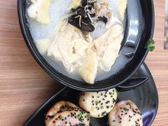 -小杨生煎(金山百联购物中心3楼店)