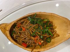 井冈山烟笋炒肉丝-鄱阳湖·江西小炒·瓦罐煨汤(五道口店)