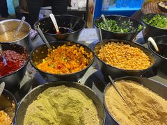 -爆炸头阿姨小四川正宗川味小吃(无任何分店)