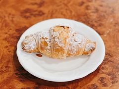 杏仁牛角包-凯宾美食廊Kempi Deli·凯宾斯基饭店(亮马桥路店)
