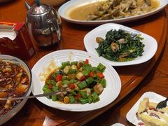 -乔家小院•非遗驴肉•本地小海鲜(滨河路店)