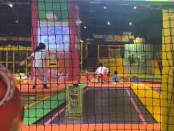 -蹦蹦跳跳(新奥购物中心店)