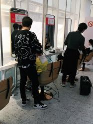 -PE SALON 