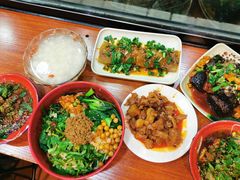 -爆炸头阿姨小四川正宗川味小吃(无任何分店)