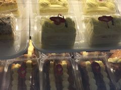 -白玉兰食品甜凤店(合生汇店)