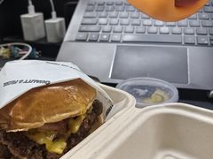 -TRIPS BURGER(大钟寺店)