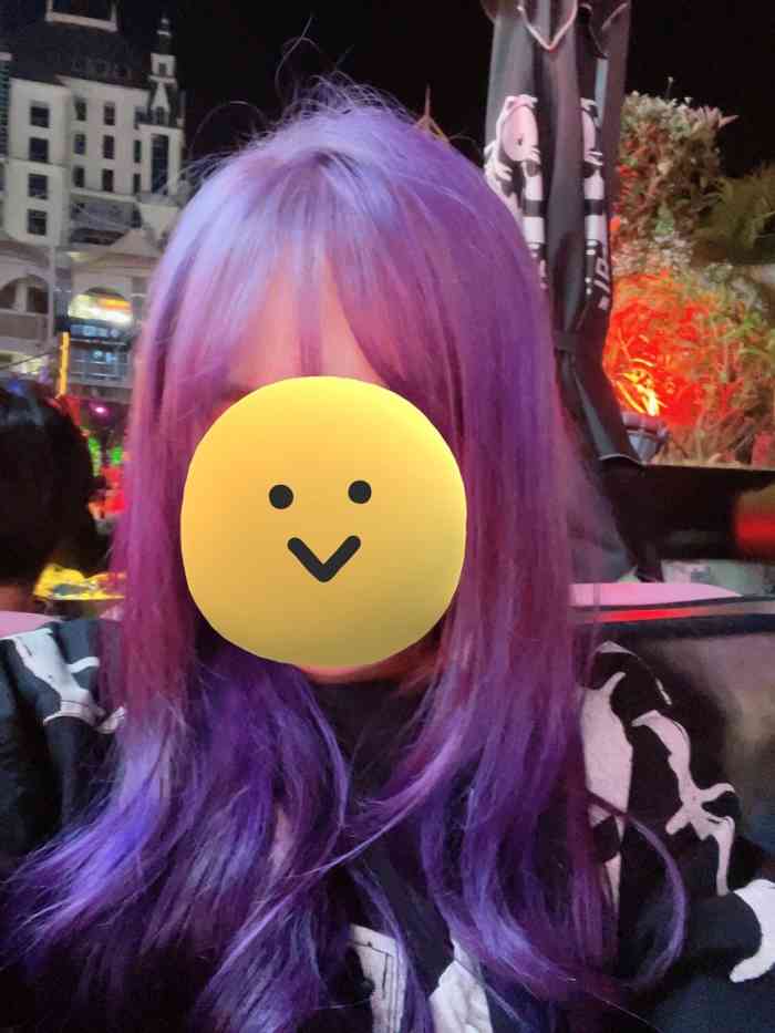 看见下面的海景 还是很不错 店里还有一只叫跳跳的小泰迪也超级可爱