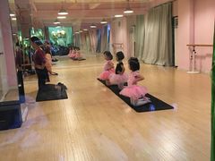 -雅米拉艺术中心(少儿舞蹈培训)