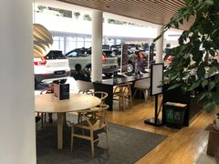 -杭州中沃沃尔沃4S店(滨江区店)