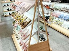 -hotwind热风(世纪东方广场店)