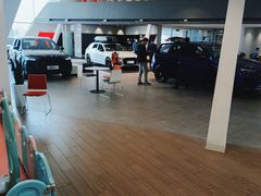 -深圳锦龙奥迪4S店(前海店)