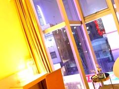 -卡罗酒店(东门晒布地铁站店)