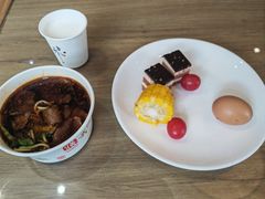 -武汉光谷广场杨家湾地铁站怡程酒店