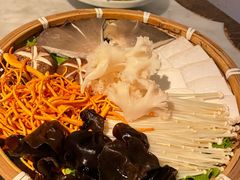 菌菇拼盘-尚尚仙·酸汤猪手·猪肚鸡火锅(华联万柳购物中心店)