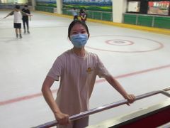 -正佳冰河湾真冰滑冰场