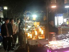 -吴山路夜市