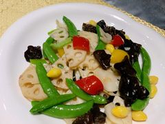 荷塘素炒-巴扎美食·新疆菜·西域歌舞表演餐厅(新疆大厦店)