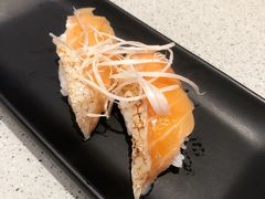 炙烧三文鱼腩寿司-万岁寿司(万国店)