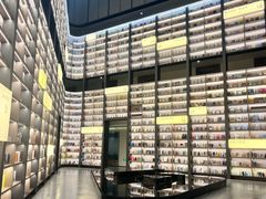 -上海虹桥中心爱琴海亚朵S酒店