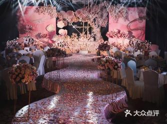 浪漫温馨的粉色主题婚礼策划