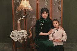 -城南旧影 旗袍全家福摄影写真体验馆