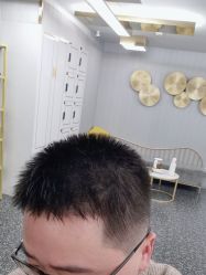 -即型男士理发工作室