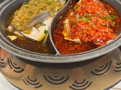 -阿瓦山寨·湘菜现炒·剁椒鱼头王(咸阳总店)