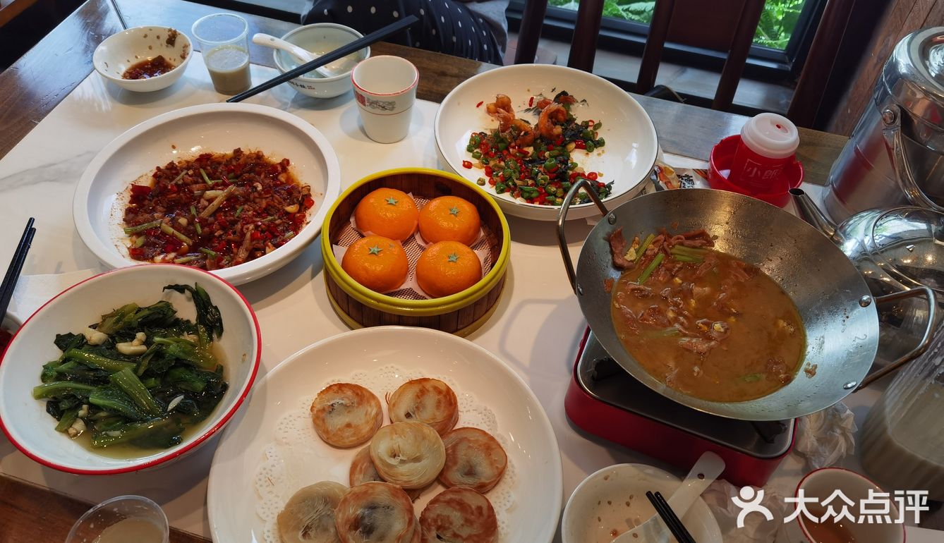 对大众点评官十分友好,赠送了爽口冰粉和黄金豆沙饼