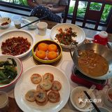 对大众点评官十分友好,赠送了爽口冰粉和黄金豆沙饼