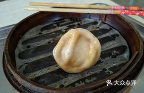 Fresh Pork and Crab Roe Steamed Bun